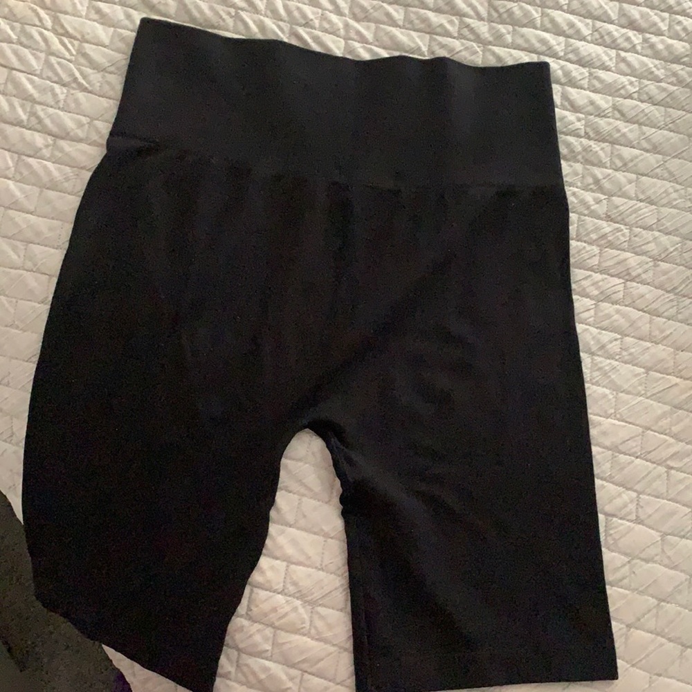 Feathers Maternity Bike Shorts